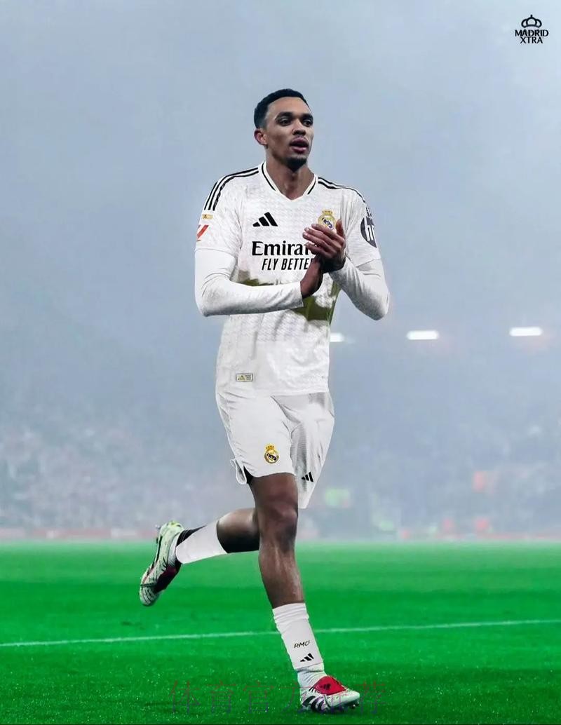 马卡:阿诺德坚持不续约 皇马内部很确定他能加盟 马卡:阿诺德坚持不续约 皇马内部很确定他能加盟